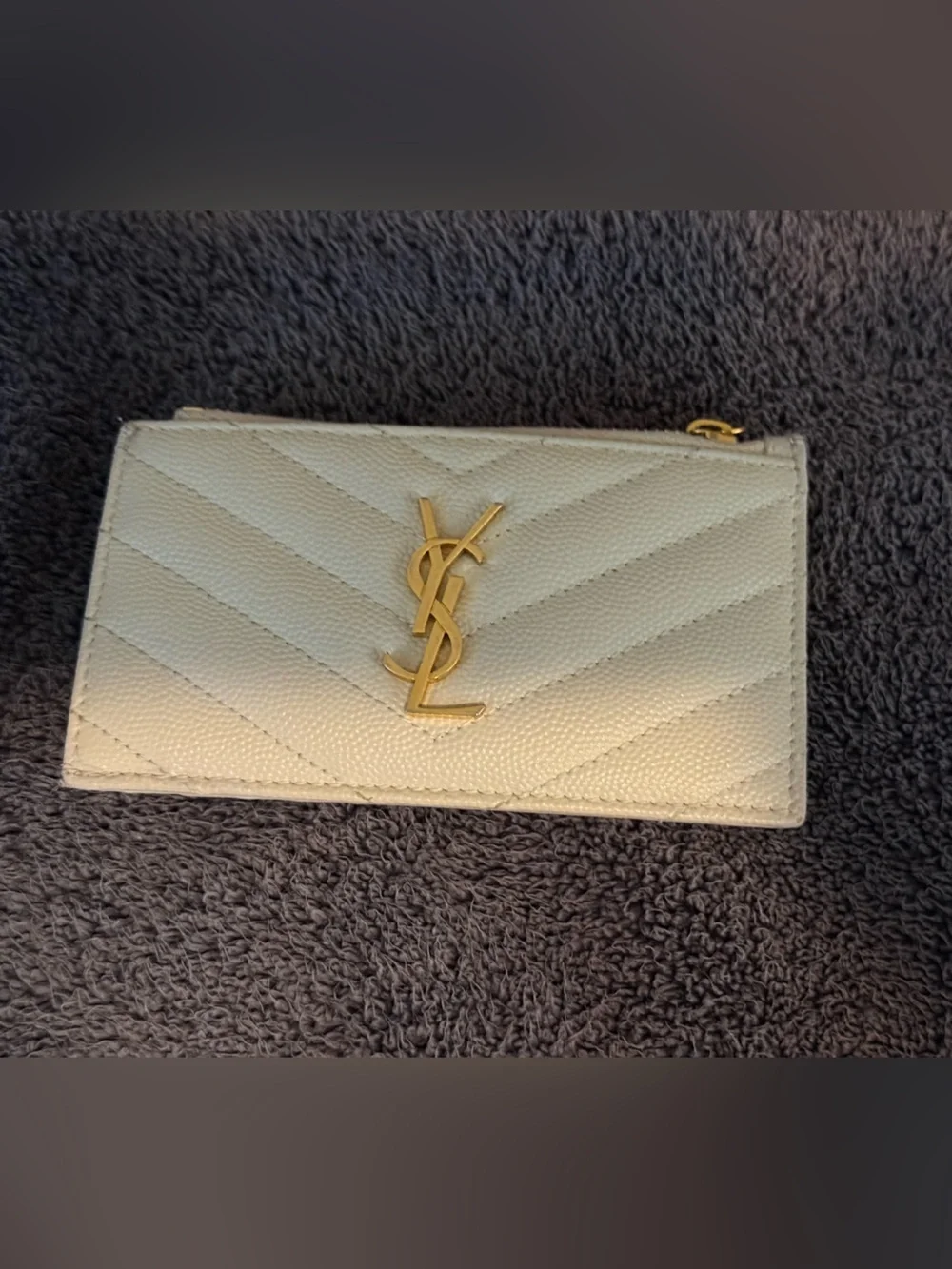 YSL CASSANDRE MATELASSÉ FRAGMENTS CARD CASE IN GRAIN DE POUDRE LEATHER
WHITE COA - Picture 4 of 14